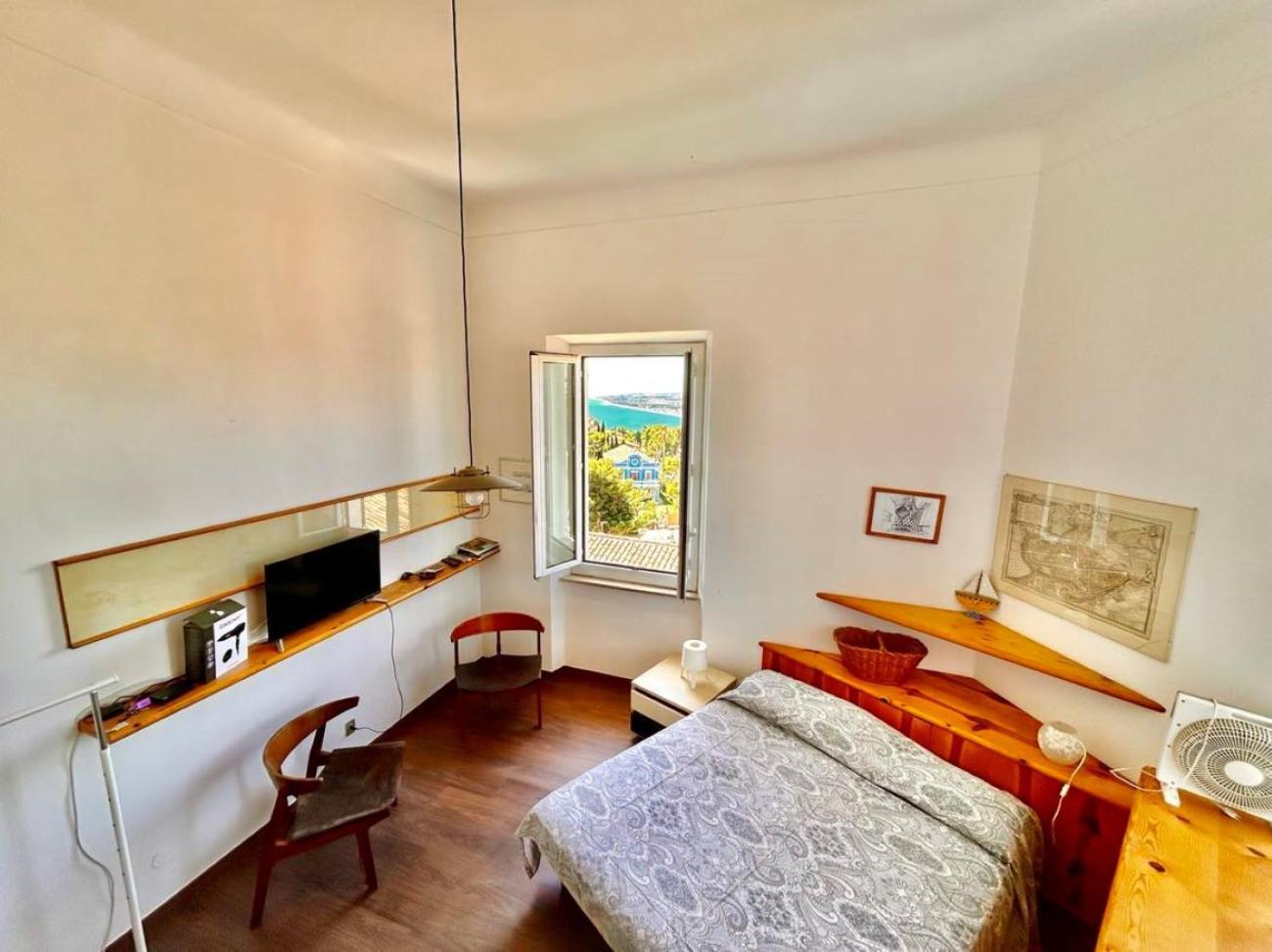 Paulis - Semiattico In Pieno Centro A Sirolo, Con Meravigliosa Vista Mare Apartment Luaran gambar